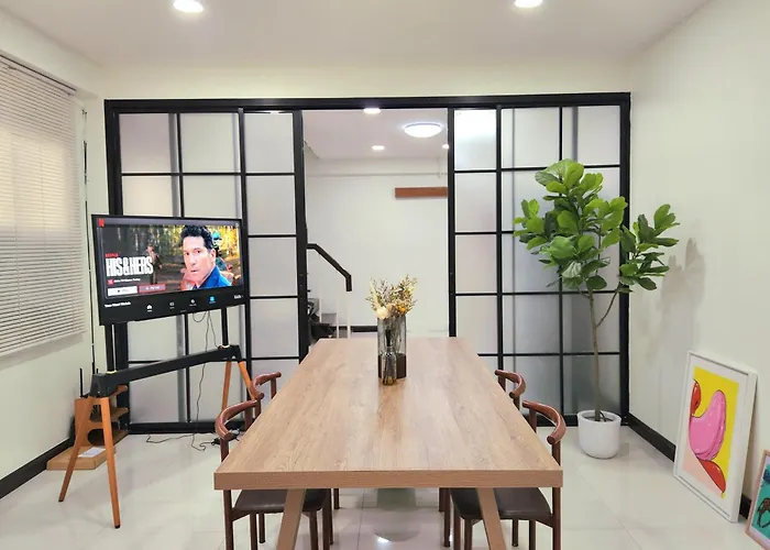 200m To Mrt Private 3br For 8 度假居